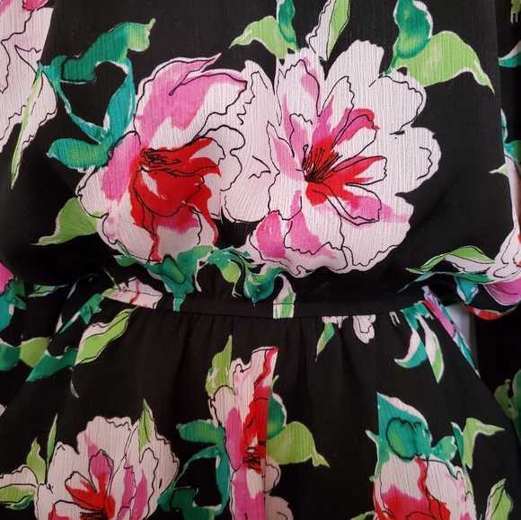 Love...Ady Off-The-Shoulder Floral Print Romper - Picture 4 of 7